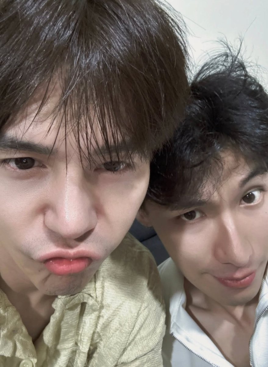 permastera's tweet photo. omggg they're so silly i love them 😭🤏🏻
#plapodd #papangt #PODPAPANG https://t.co/bN3gWonIsg