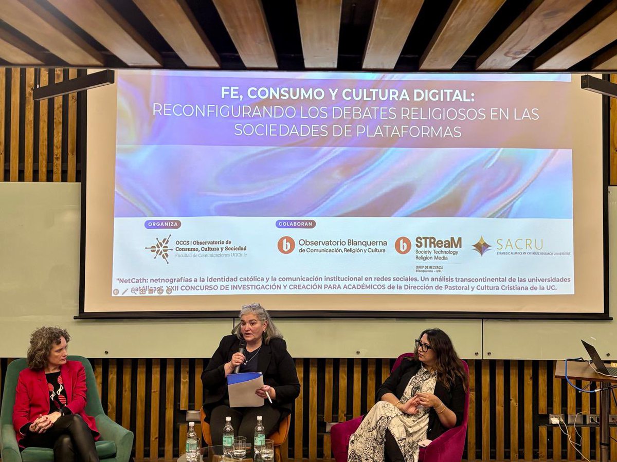 ObsBlanquerna's tweet photo. Hoy nuestra directora está en Chile la @ucatolica en el día de Santa Catalina de Siena, patrona de la facultad de Comunicación. https://t.co/mEDXEN5ly9