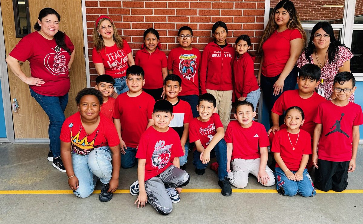 AGarcia1135's tweet image. @CarawayES_AISD ❤️ our 3rd &amp;amp; 4th grade bilingual teachers and students came together for #RedforEd—learning, collaborating, and growing across languages! 🌎📚✨ @whiteconstance1  @SADubberke  @AldineISD  @AldineAFT6345 #AldineStory