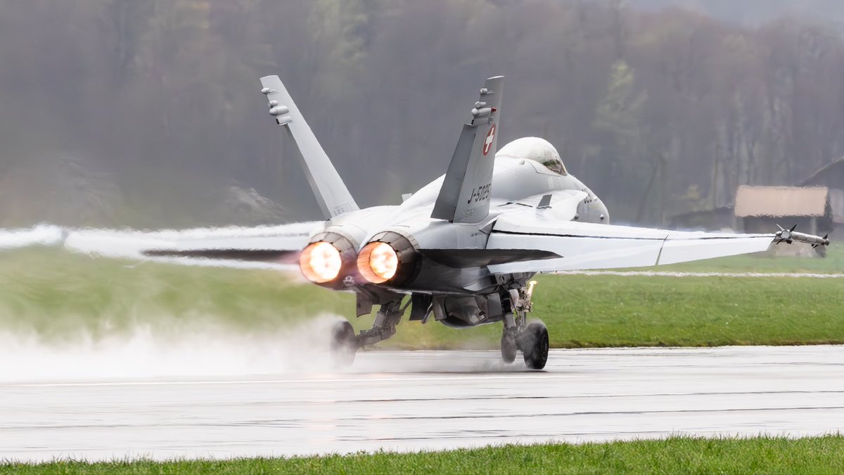 JakubM4rkowski's tweet photo. Kilka zdjęć ze Meiringen 🐝 https://t.co/MzIFmhJkY3