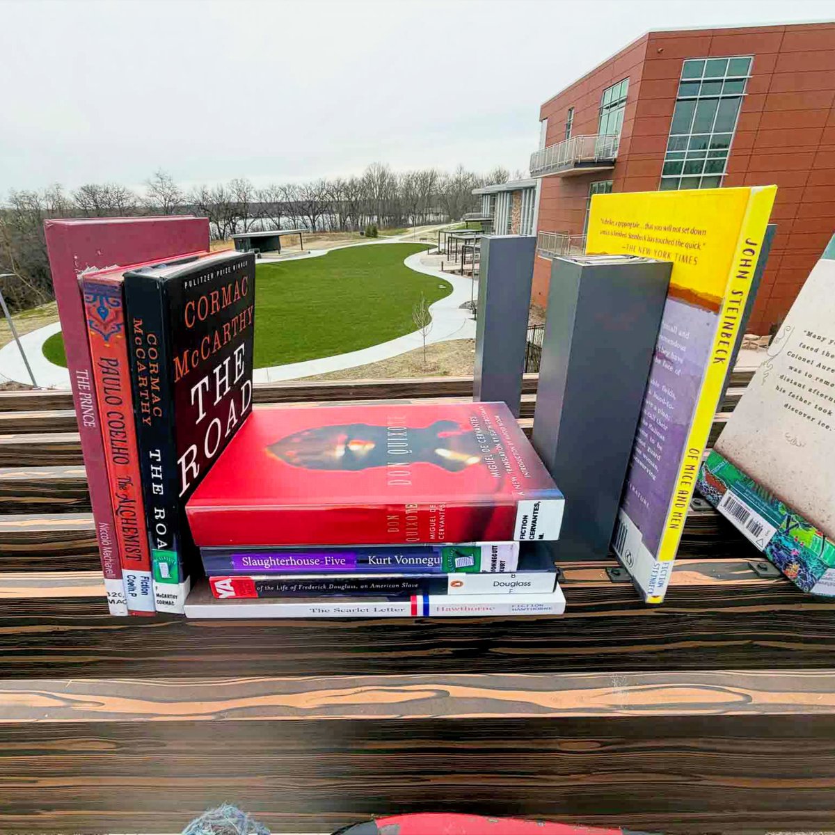 DesignGroupSign's tweet photo. Custom Book Arbor
Handcrafted details. One-of-a-kind design.
Design Group Signage bringing ideas to life.
Call us: 847-390-0350 https://t.co/b9njH5iCCd