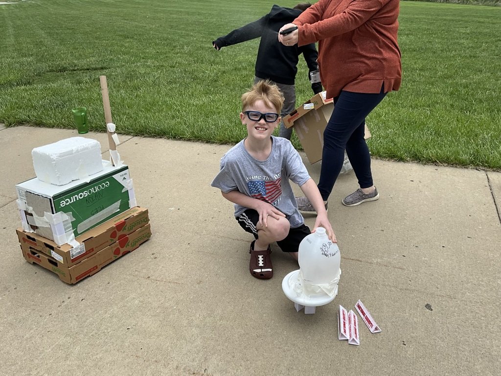PCESMustangs's tweet photo. Gifted students designed and built hurricane houses to test how they withstand wind and water! 🌪️🏠 Hands-on learning, creativity, and problem-solving in action as they put their designs to the test. 💡👏
#PCES #SpringHillSchools https://t.co/Ol4X0Q6Zud