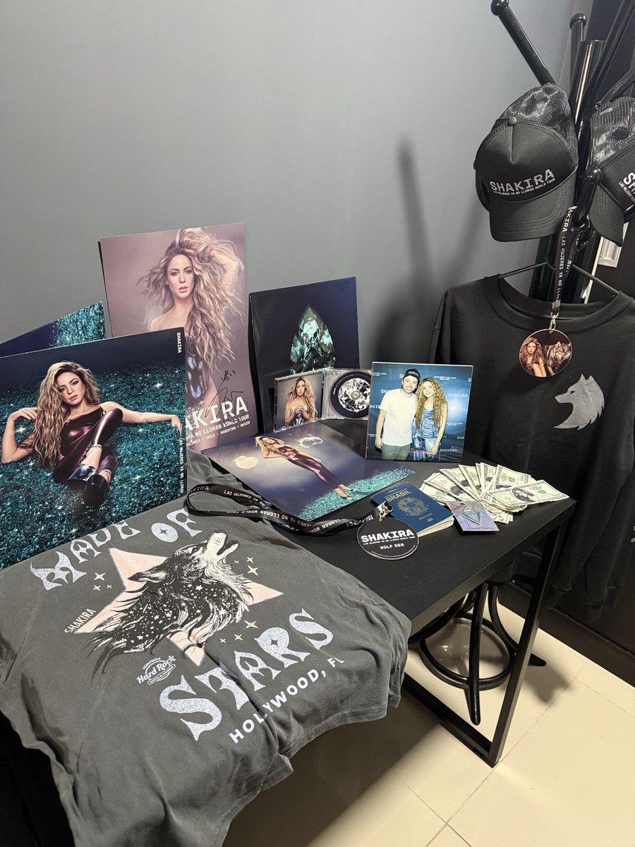 vitortarcio's tweet photo. @voude99 Fã há mais de 30 anos merece ir de 99 para ver La Reina Shakira 🐺 #TMNR #TodoMundoNoRioPede99 
Só pela Shakira estou vencendo minha agorafobia para poder ir aos seus shows.
Aqui não tem IA. Só um sonho. https://t.co/SxdV6NQhSo