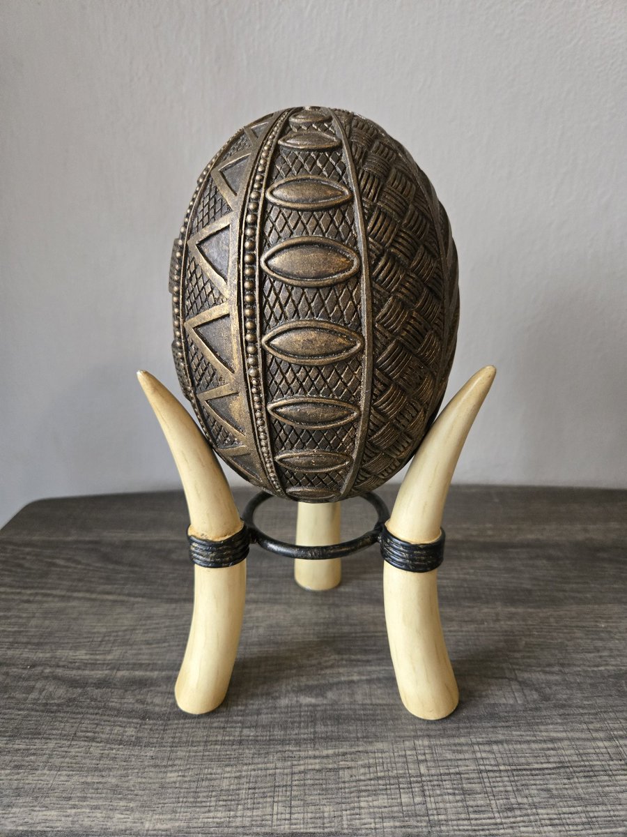 Zee's Pieces - Vintage & Handcrafted tweet media