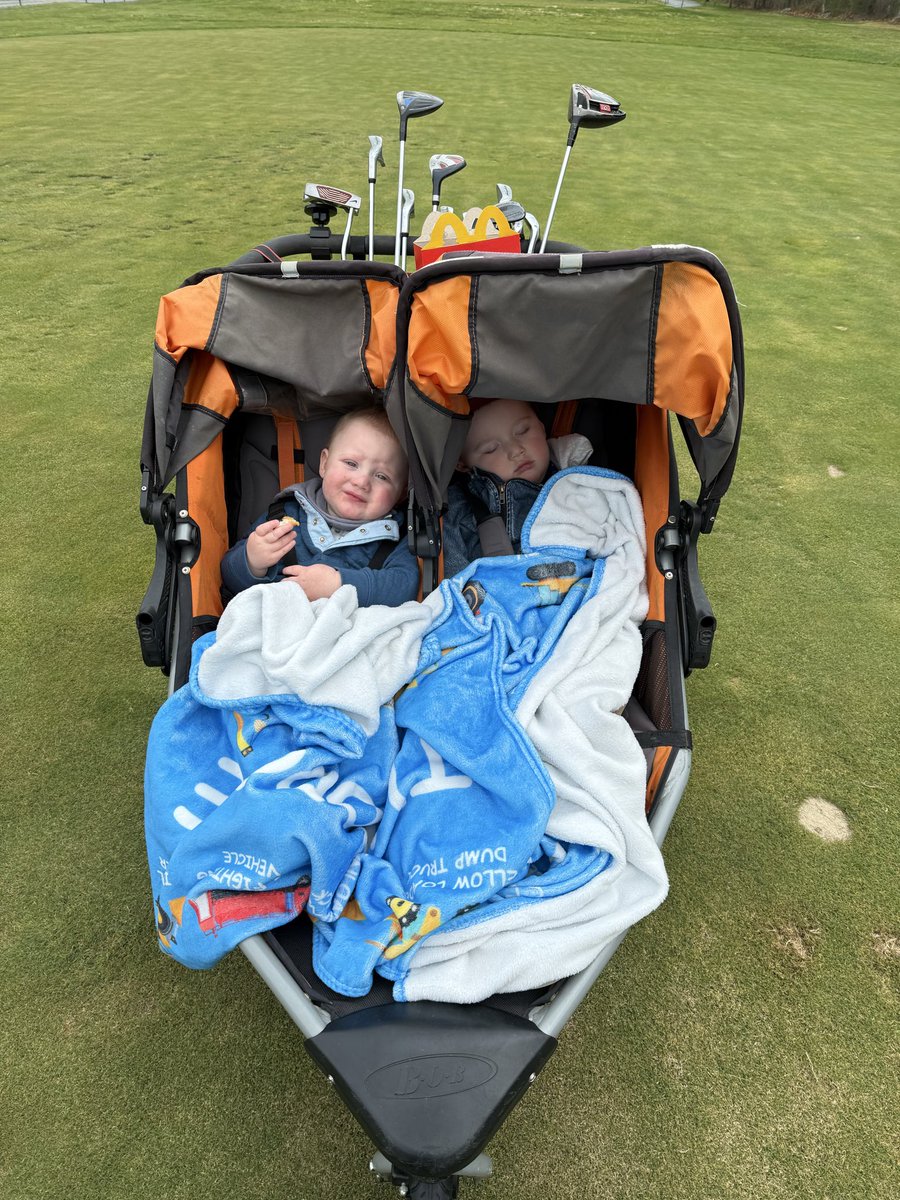ja_williams22's tweet photo. @ShermStu_2 BabbyCaddie and any stroller is the way to go. Been doing it for the last 3 seasons. Scheduling around nap times works too so they don’t get too bored. Also have a generic liability waiver to fill out at golf course https://t.co/cQhqcYHo3v