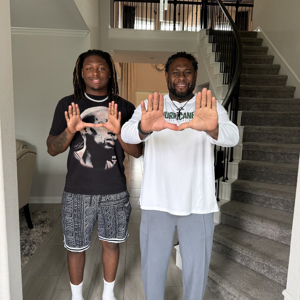 Xaviermuhamma24's tweet image. Thank you Coach @lewis_damione for stopping by on a home visit. Always appreciate the love🙌🏽 @coach_cristobal @JasonTaylor 

#TheU #Recruiting #Grateful #WorkMode #FamilyFirst #StudentAthlete #GrindSeason #KeepPushing #FridayNightLights #BallisLife #TwoWayPlayer #TrustTheProcess