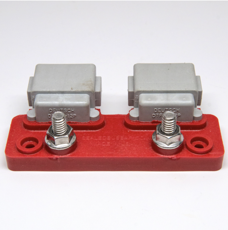 BuyWesgarde's tweet image. The SBB-24R sealed buss bar receptacle provides 24 positions and 300A/48VDC capacity in a durable right-angle design for reliable power distribution in demanding applications. Available through Wesgarde. #PowerDistribution Read more: bit.ly/4sWTRW8
