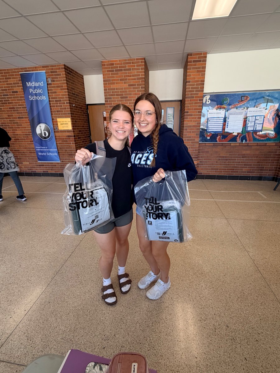 herffjones's tweet photo. The countdown continues! The Class of 2026 at H. H. Dow High School in Midland, Michigan is one step closer to walking the stage!

Thank you to Joe Fox and team for making sure the seniors got all their gear! https://t.co/MyEohDDySA