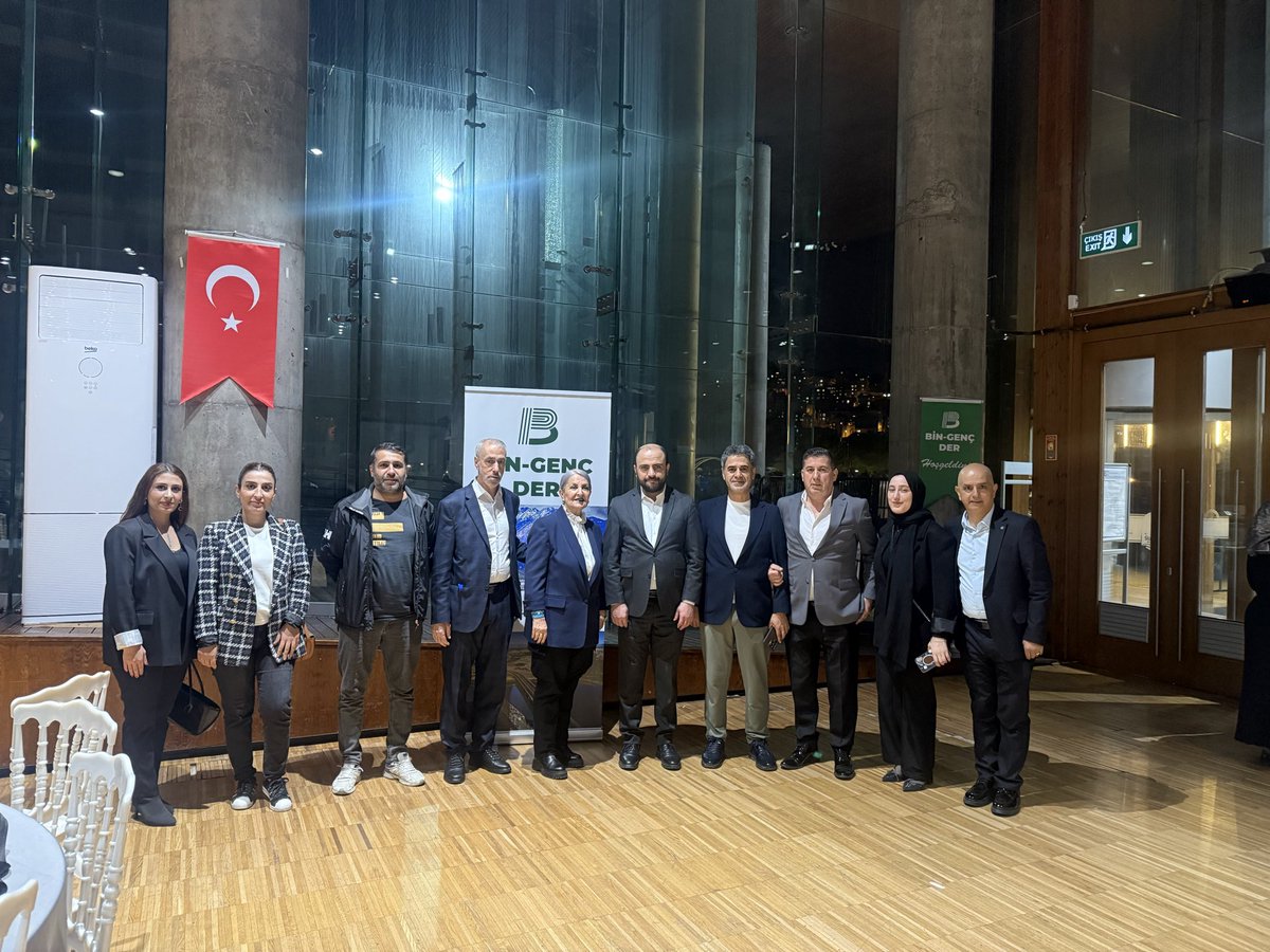 iataoglu_'s tweet photo. 📍İstanbul

Bin-GençDer’in genel kurulu vesilesiyle hemşehrilerimizle bir araya geldik. Güven tazeleyerek yeniden başkan seçilen Sn. Halit Sanır’a ve kıymetli yönetimine başarılar diliyorum. Birliğimiz beraberliğimiz daim olsun. 

#gençortadakalmaz https://t.co/eKIlvXICPf