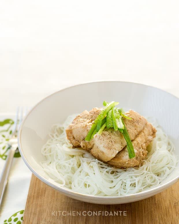 kitchconfidante's tweet image. Steamed Cod with Ginger and Scallions // #recipe bit.ly/3uFKwqZ