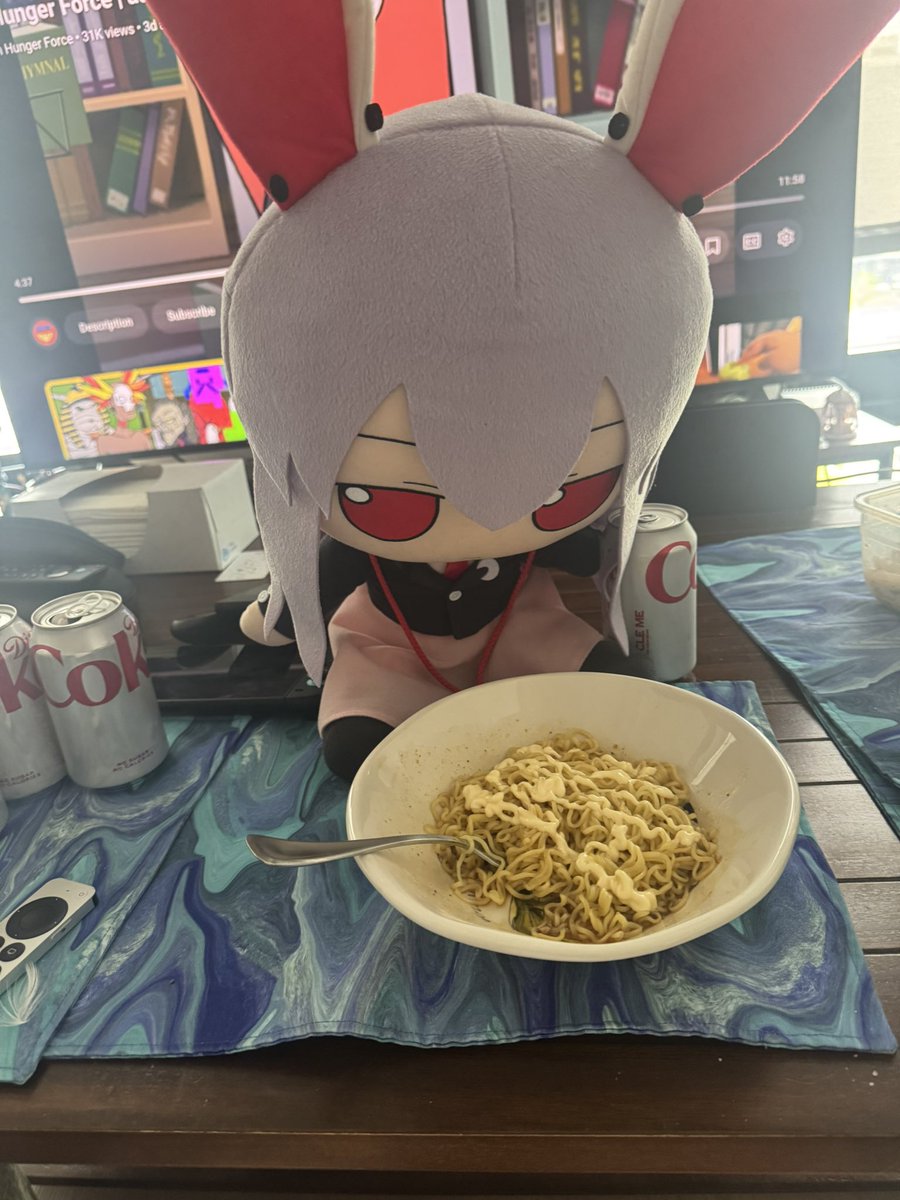 Empress Eevee tweet media