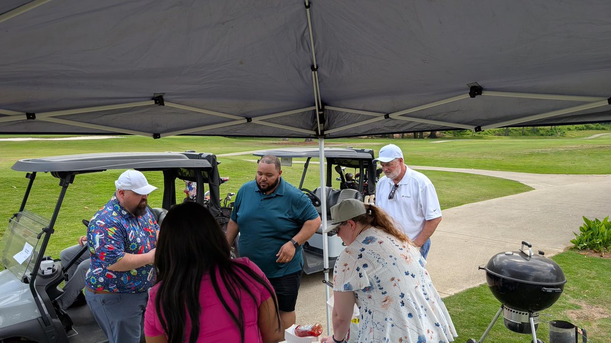 HoneycombCPA's tweet photo. Teed off the week as the Grill Sponsors at Huntsville Learning Center's Golf Tournament ⛳

We enjoyed serving the golfers - the jalapeno cheddar brats were a clear favorite! Proud to be a part of a great event for an even better cause. https://t.co/YMqW4jRK7i