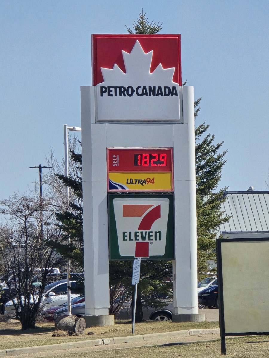 jjham_15's tweet image. At this point, I don't know what to say. #gas #canada #edmonton