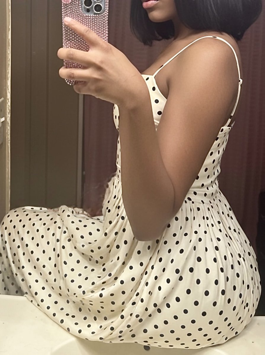 Brat’s hungry. Cashapp me.
#bigass #nsfw #findom #payup