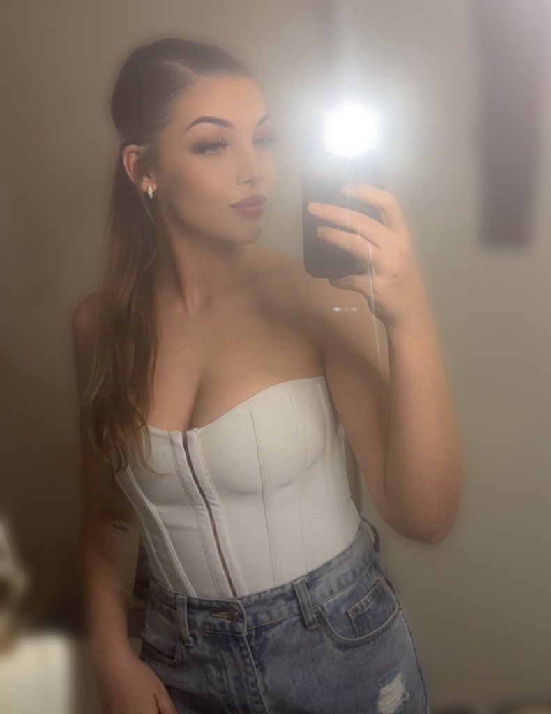 Miss L 💋🎱 tweet media