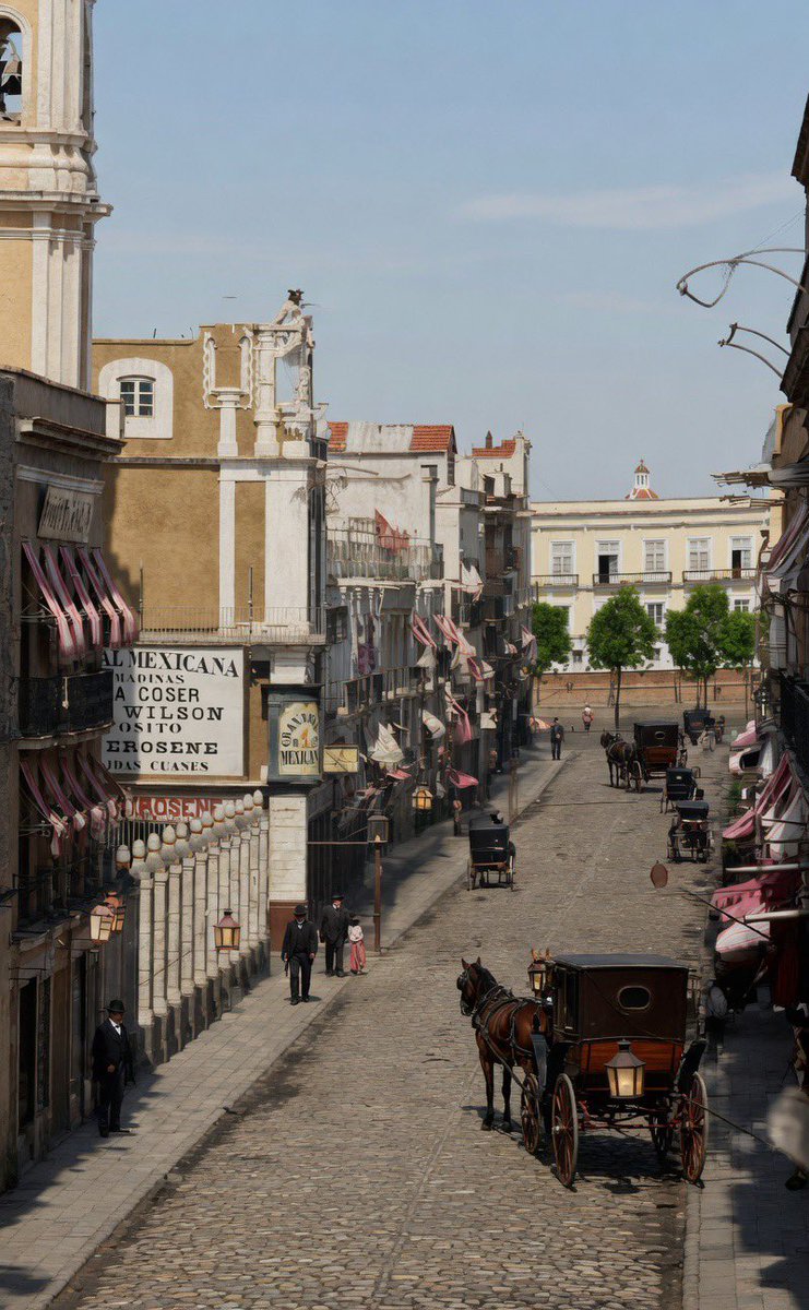 Cuauhtemoc_1521's tweet photo. Fotografía inédita en redes sociales! Se trata de la primera y segunda calle de San Francisco durante el Segundo Imperio encabezado por Maximiliano, fotografiada entre 1864-1867. Noten al fondo el Palacio Imperial, así como los árboles que decoran el zócalo, así como los faroles que daban iluminación durante la noche. Por esta calle entró Carlota y Maximiliano el 12 de junio de 1864! Desconozco el fotógrafo que realizó esta instantánea.
La retoque, la mejoré con IA
