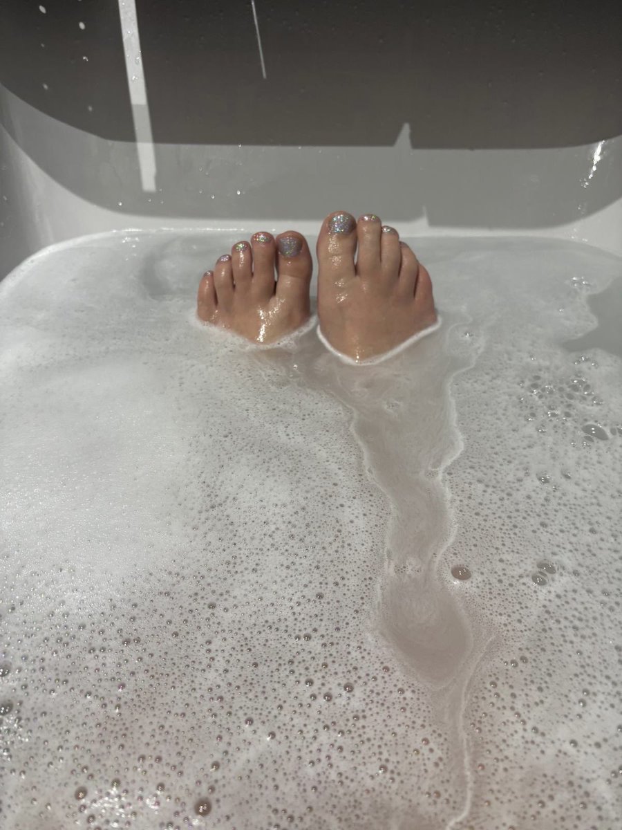 featuringvenus's tweet photo. Twinkle toes https://t.co/oRTqKGqHT9