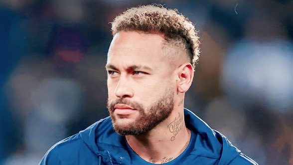 Os únicos 3 jogadores da história que marcaram mais de 100 gols por 3 clubes diferentes:

🇧🇷 Romário (PSV, Flamengo e Vasco)
🇧🇷 Neymar (Santos, Barcelona e PSG)
🇵🇹 Cristiano Ronaldo (Man United, Real Madrid, Juventus e Al-Nassr)