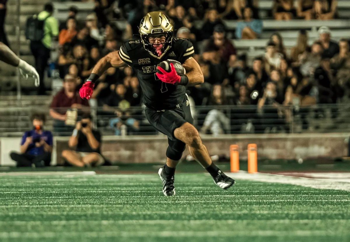 javionforsix's tweet image. Blessed to receive a offer from Texas State University 

@TrustMyEyesO @coach_traylor @SOCGoldenBearFB @TXSTATEFOOTBALL @Gragg80