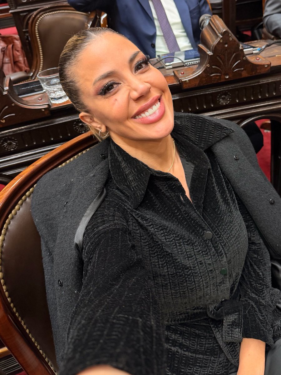 virginia gallardo tweet media