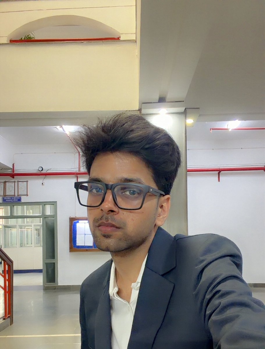 _lazy_enough_'s tweet photo. I was Kinda looking like a hot nerd today 🤓 https://t.co/f4EXGPH76U