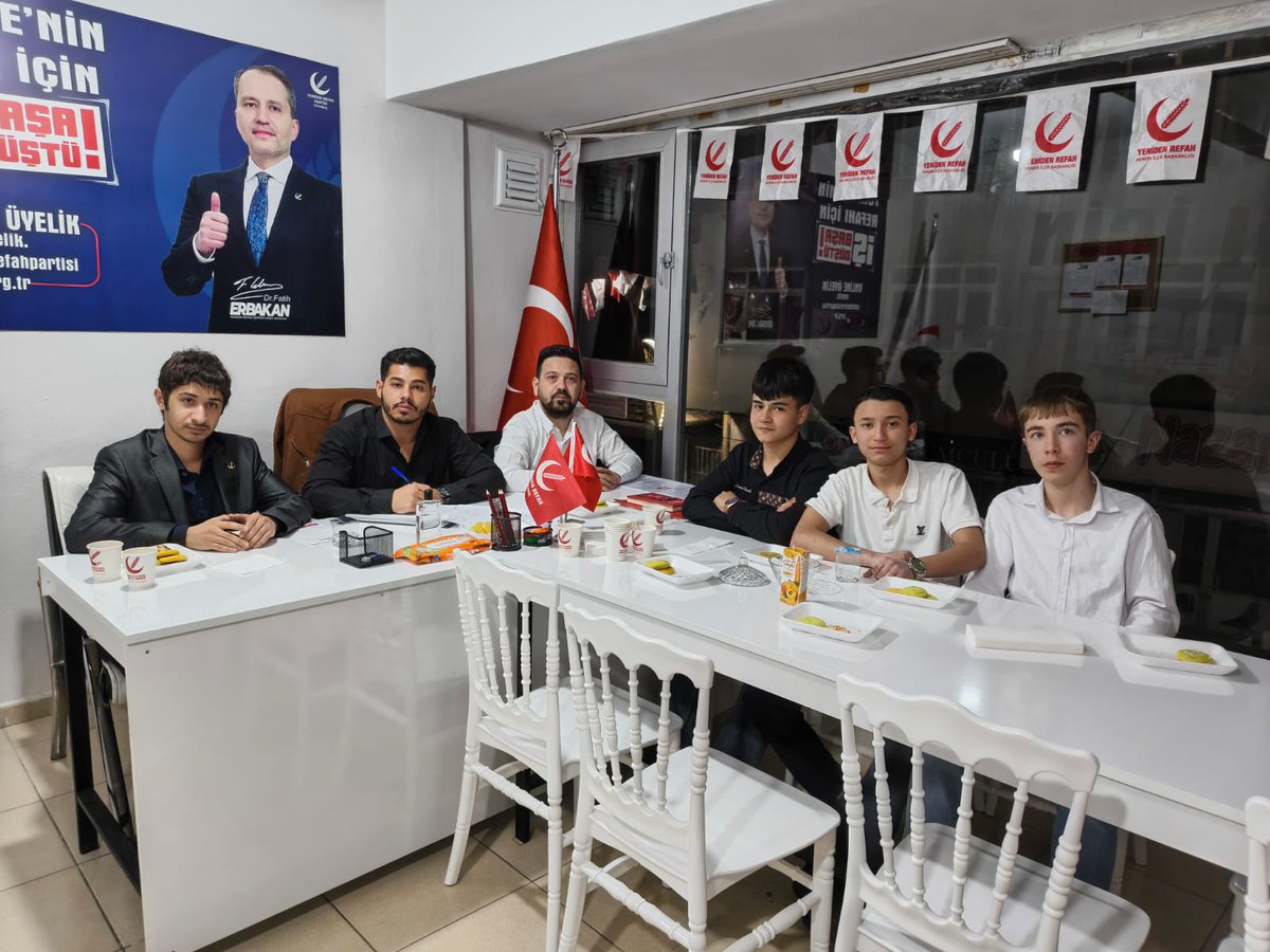 gencyrppendik's tweet photo. Yeniden Refah Partisi Pendik Gençlik Kolları olarak haftalık toplantımızı orhangazi mahallesi irtibat binamızda gerçekleştirdik.

Alınan kararlar hayırlara vesile olması dileğiyle. https://t.co/YMsoESOB1P