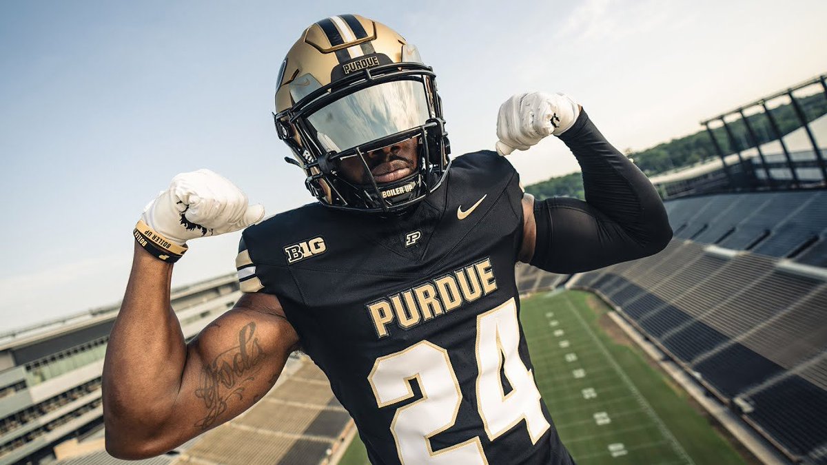 CJWilson2011's tweet image. Thank you @BoilerFootball for the invite to your Camp. Im grateful for the opportunity &amp;amp; to stay connected.
 #DB #2029 @CoachKaneBoiler @CoachClark3 @B1Gfootball @ACHS_ChargerFB @CoachJackACHS @coachHUFFFFF @CoachTCRandle @TheProtectUCrew @Youngbullz22