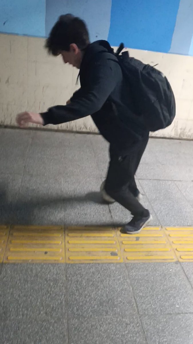 docoxp's tweet image. bileklerimde dilim kadar hızlıdır yani #top #jhonnysins #craftrise #minecraft