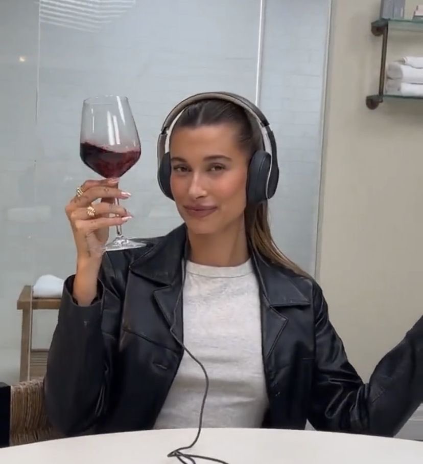 yo escuchando todo el día a justin bieber para que todas sus canciones estén en el top de más escuchadas