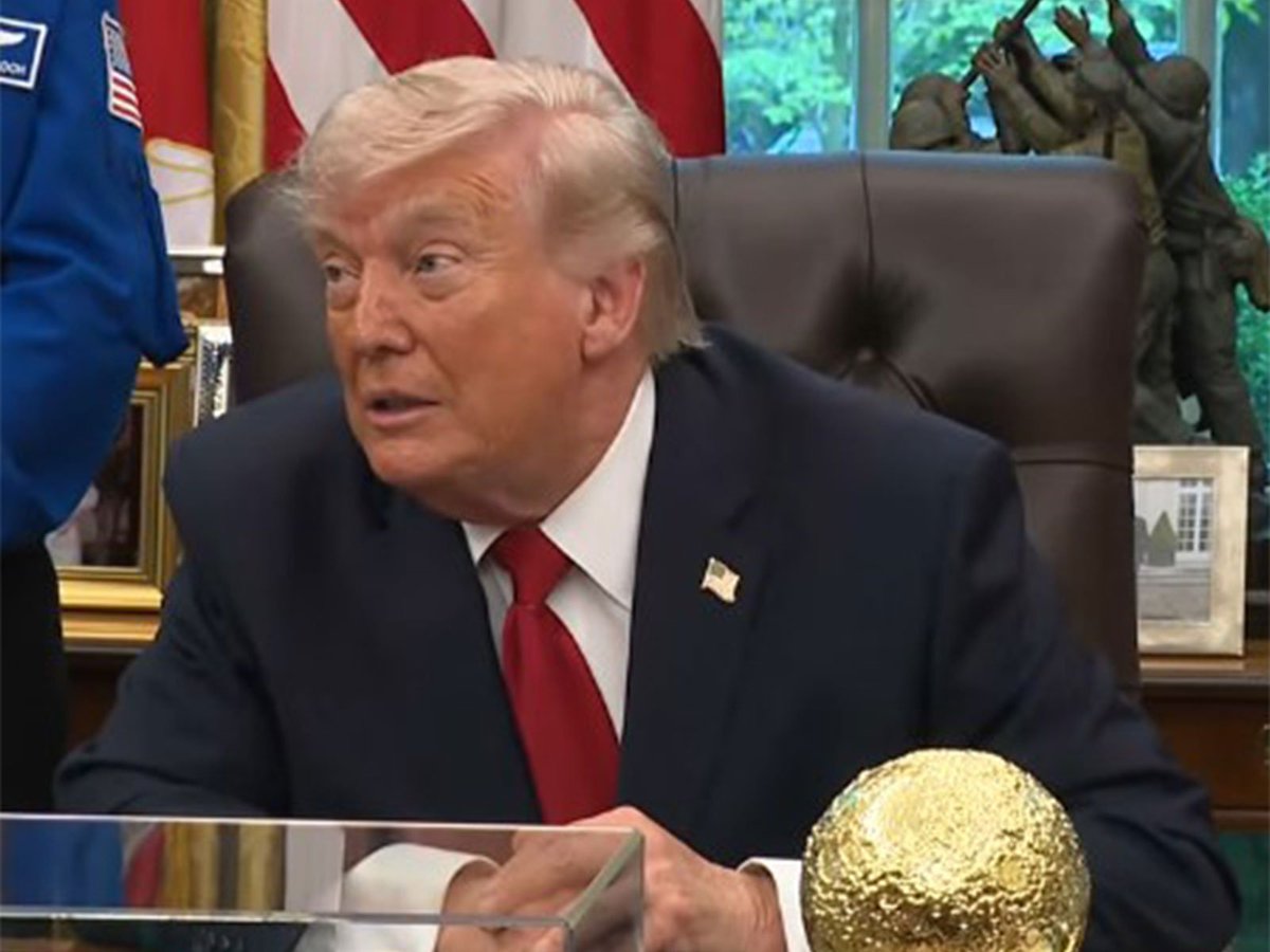 ani_digital's tweet image. "Things you wouldn't believe": Trump pledges declassification of secret UFO files

Read @ANI Story | aninews.in/news/world/us/…
#Trump #UFO #Files