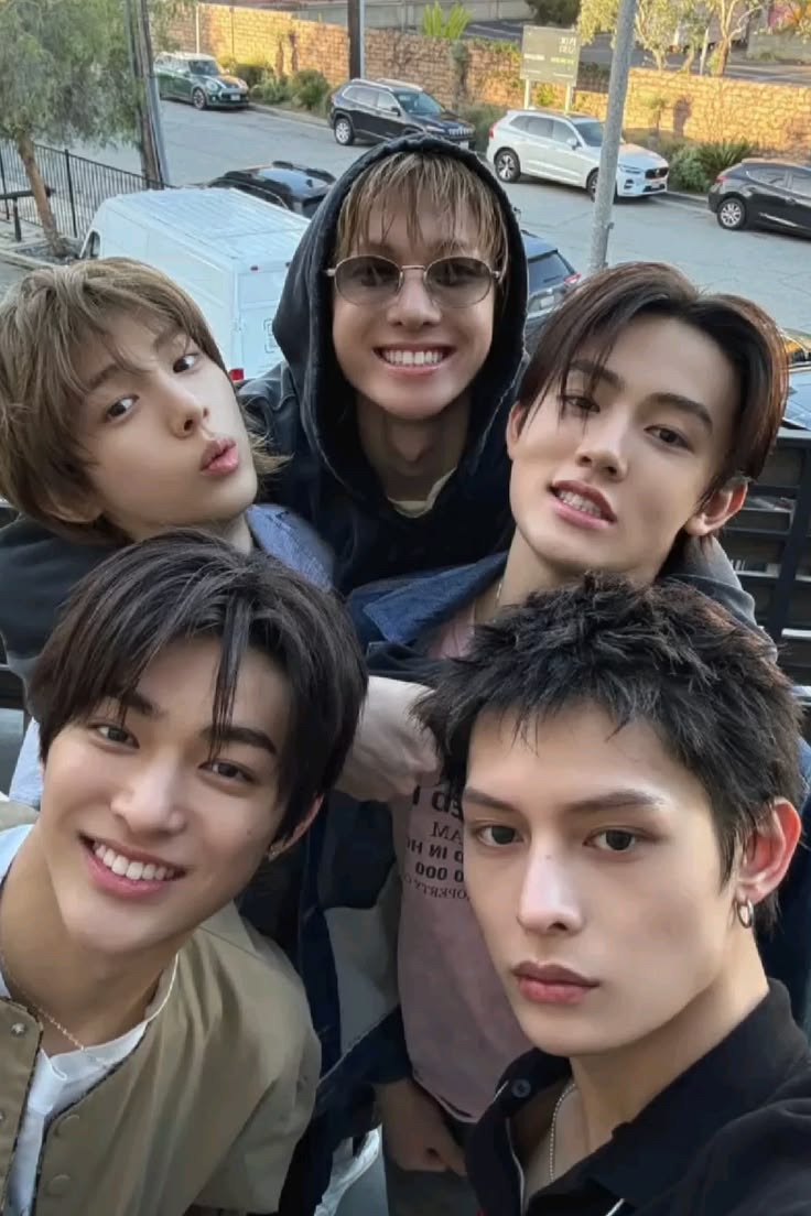 xiiló_UNCORTIS tweet media