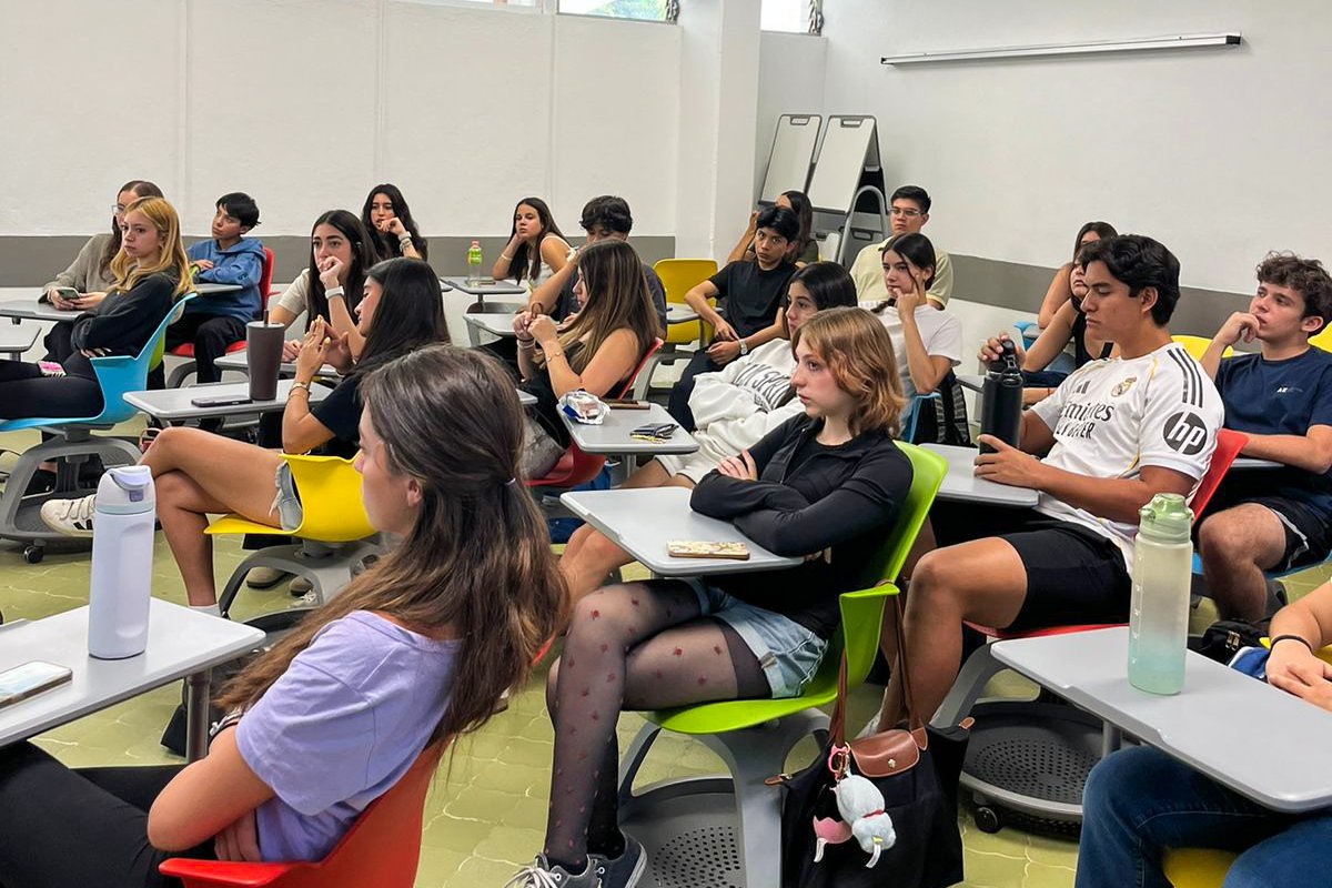 PrepaTecQro's tweet photo. Formar profesionales también implica formar personas.

En #Skills4Life, la EMCS impulsa habilidades como inteligencia emocional, comunicación efectiva y toma de decisiones para enfrentar retos personales y sociales. #ComunidadTec #Querétaro https://t.co/MV4fgl2Jbb