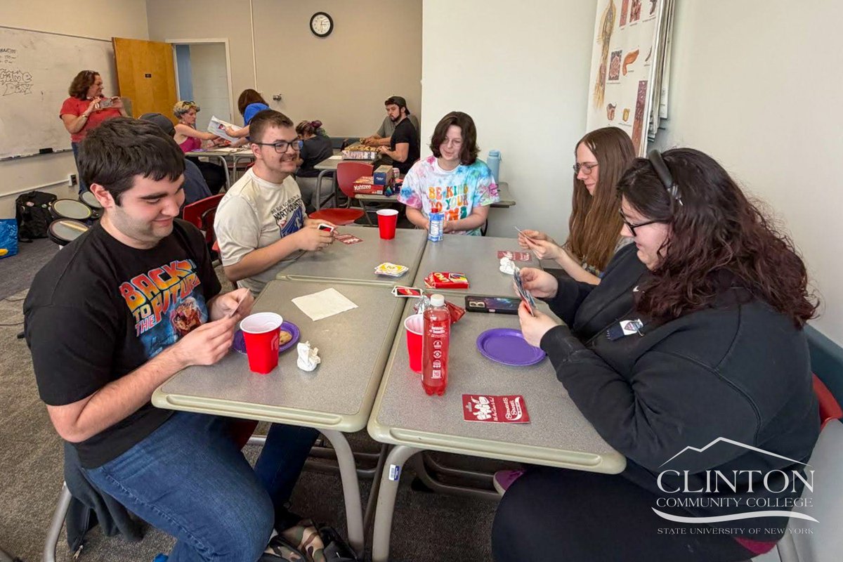 ClintonSUNY's tweet photo. Games, friends, and snacks made for a fun afternoon with our ASAP Program students today at Clinton. A much‑needed brain break with finals less than two weeks away!

#WeWork #ClintonConnections #ClintonSuccess #ASAP https://t.co/YsC2aTaZ9n