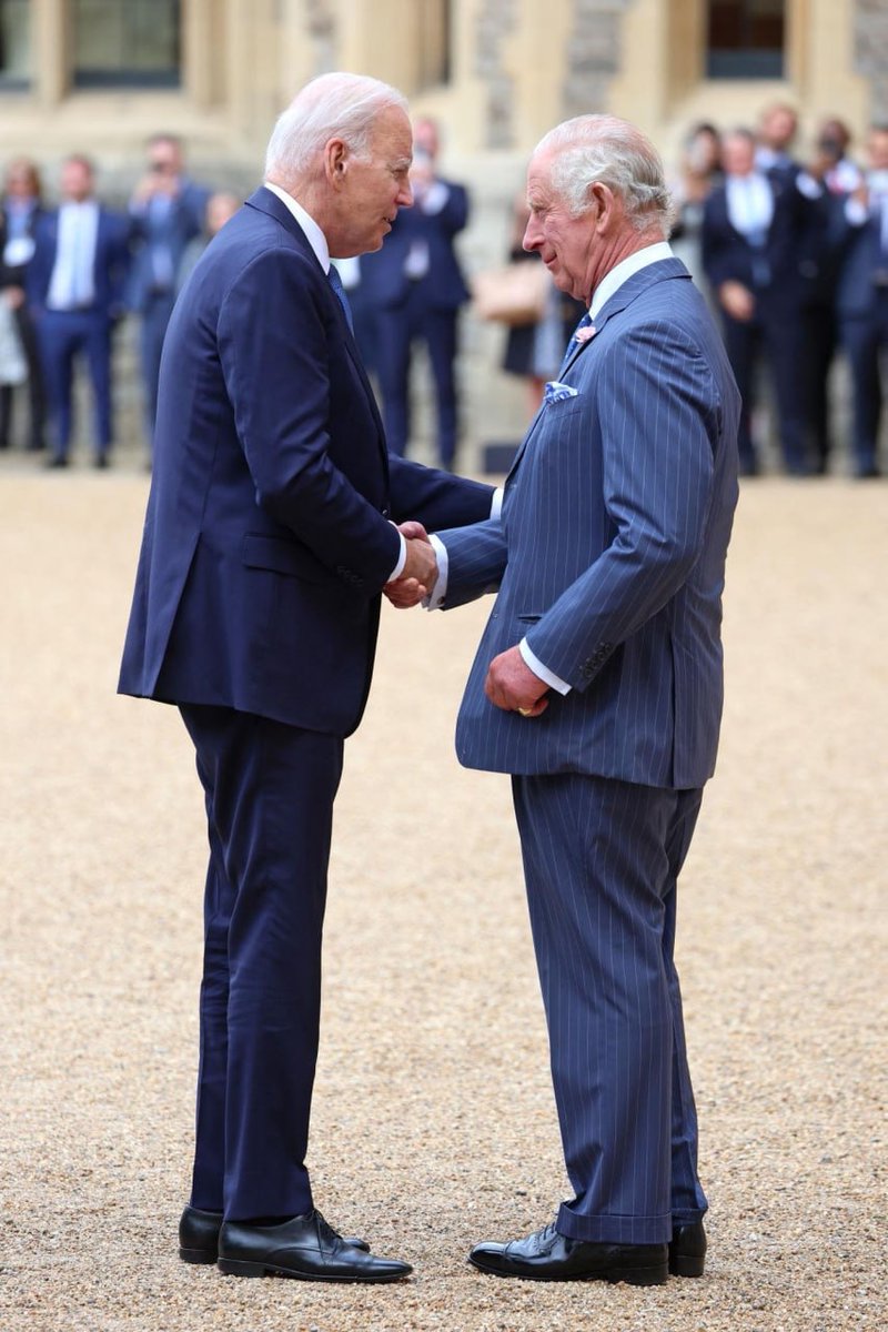 SusanWalke98452's tweet image. this kind of presence is hard to ignore in public reaction and it draws attention naturally.  #Royal #London #BuckinghamPalace #KingCharles