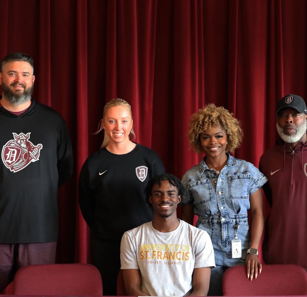 DHSVikings118's tweet photo. Next stop ✅✍🏾

Congratulations to Aidan Henderson and Kaden Vance on signing to compete at the next level!

Aidan Henderson ➡️ Football at the University of Saint Francis (IL)

Kaden Vance ➡️ Track &amp; Field at Millikin University

@ngpreps @chaddare @WCIA3 https://t.co/3uNgKo3W1b