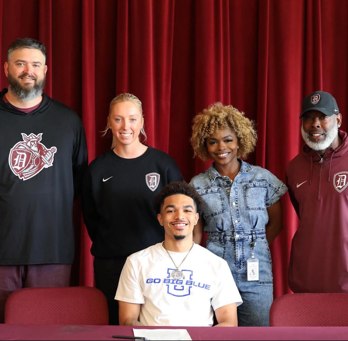 DHSVikings118's tweet photo. Next stop ✅✍🏾

Congratulations to Aidan Henderson and Kaden Vance on signing to compete at the next level!

Aidan Henderson ➡️ Football at the University of Saint Francis (IL)

Kaden Vance ➡️ Track &amp; Field at Millikin University

@ngpreps @chaddare @WCIA3 https://t.co/3uNgKo3W1b