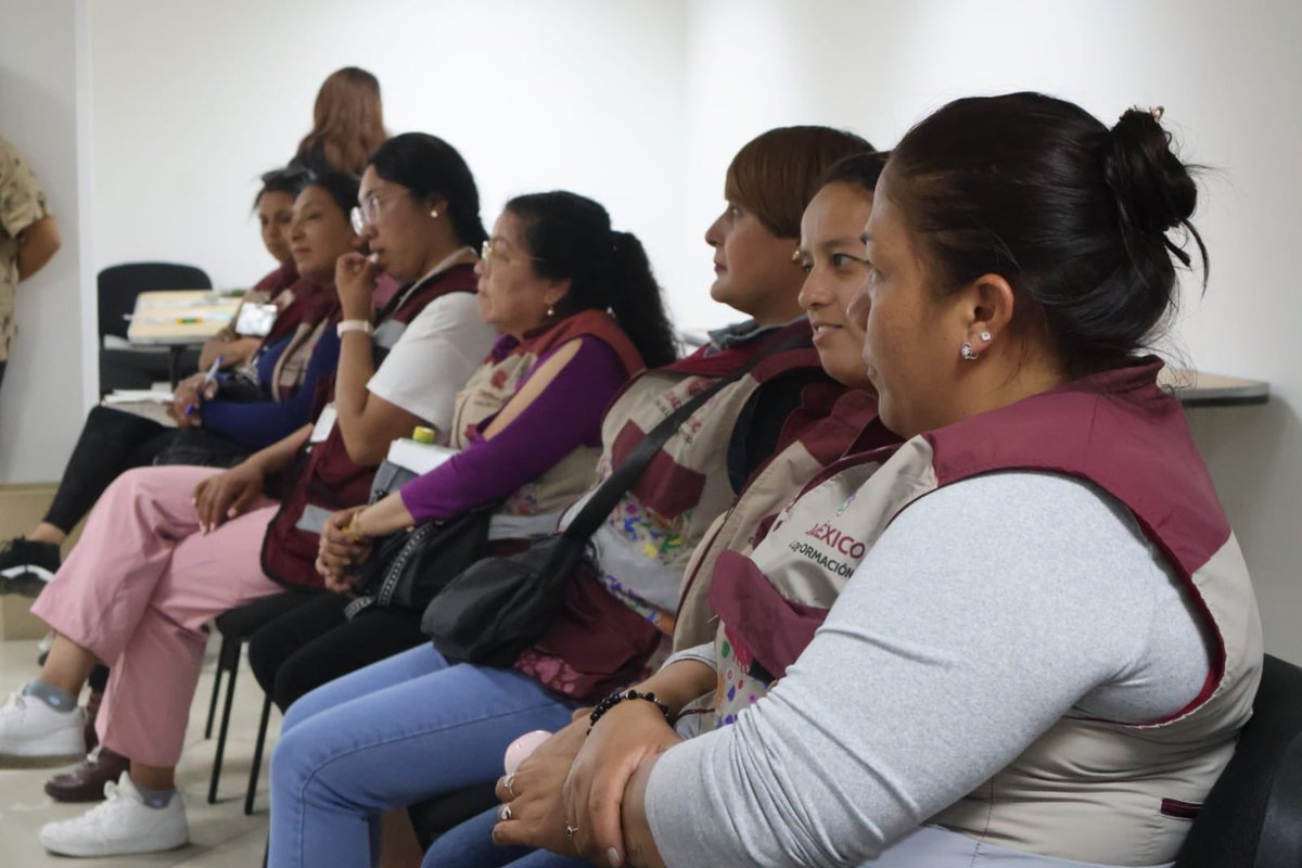 SeMujeresCDMX's tweet photo. Capacitamos a personal del Instituto de Atención a Poblaciones Prioritarias de la @SEBIEN_cdmx sobre violencia de género.
Fortalecemos herramientas para #identificar y #canalizar a mujeres en situación de calle, garantizando atención digna y con enfoque de derechos ✨ https://t.co/JdvQoyf4pJ
