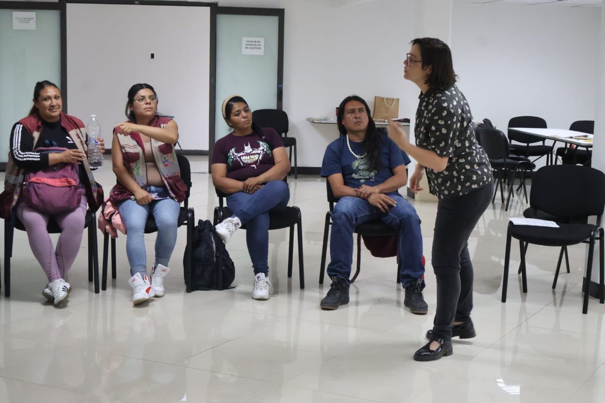 SeMujeresCDMX's tweet photo. Capacitamos a personal del Instituto de Atención a Poblaciones Prioritarias de la @SEBIEN_cdmx sobre violencia de género.
Fortalecemos herramientas para #identificar y #canalizar a mujeres en situación de calle, garantizando atención digna y con enfoque de derechos ✨ https://t.co/JdvQoyf4pJ