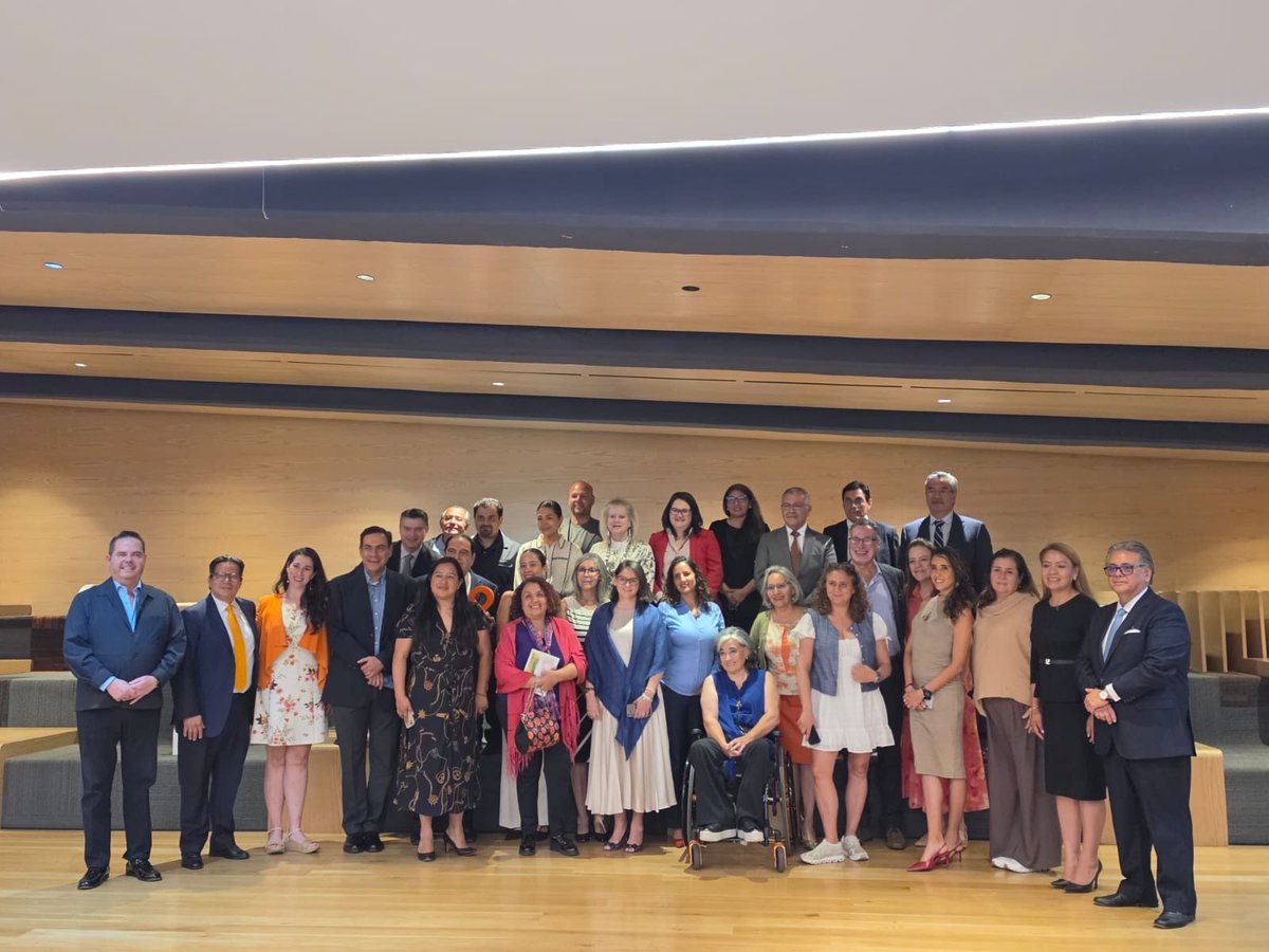 SalvadorConsejo's tweet photo. Celebrando con orgullo los primeros 20 años de la Facultad  de Responsabilidad Social de mi querida Universidad Anahuac.  @FRS_Anahuac @anahuac @Taidebg https://t.co/TJN87wJ2PW