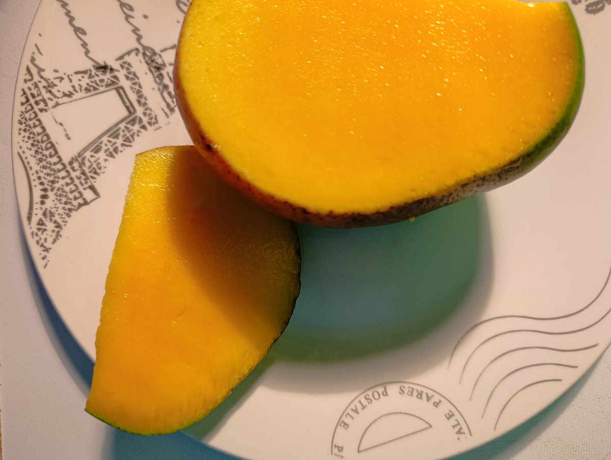 This gotta be Gods greatest creation in fruit form.