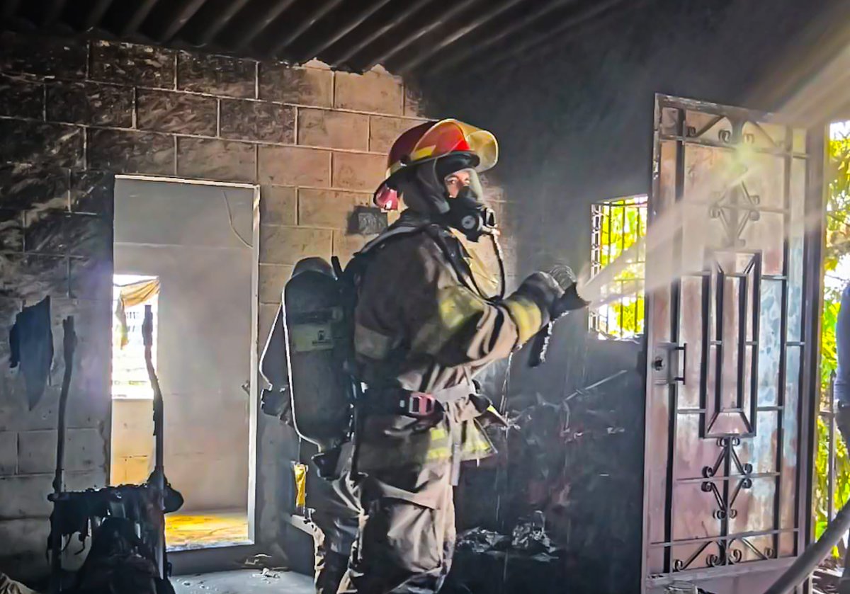 Bomberos El Salvador 🧑‍🚒🚒🇸🇻 tweet media