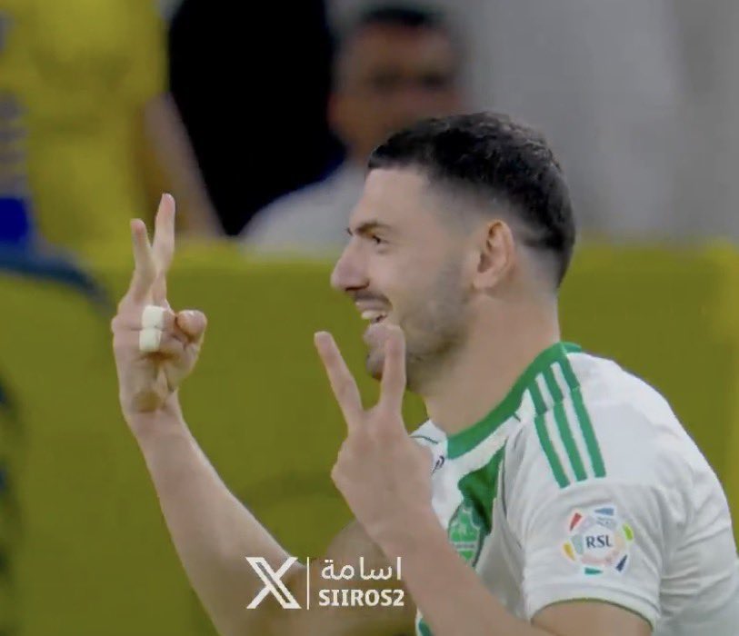 مجانين بحبك يا آهلي tweet media