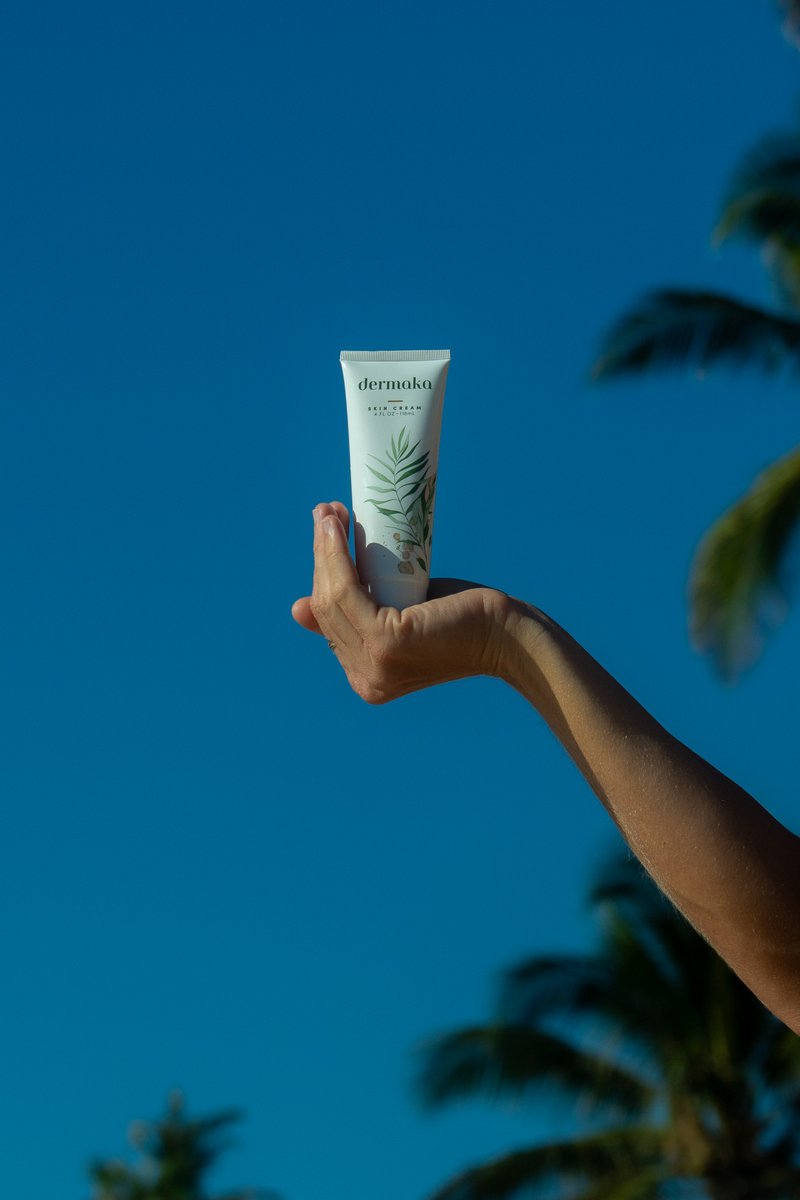 Dermaka's tweet photo. Coming soon… the Dermaka you trust, now with even more Arnica.

Same gentle formula, now with enhanced botanical strength—designed to support a faster-looking recovery. #dermatology #skincare #skinhealth #aesthetics https://t.co/xNxfOZ5hLP