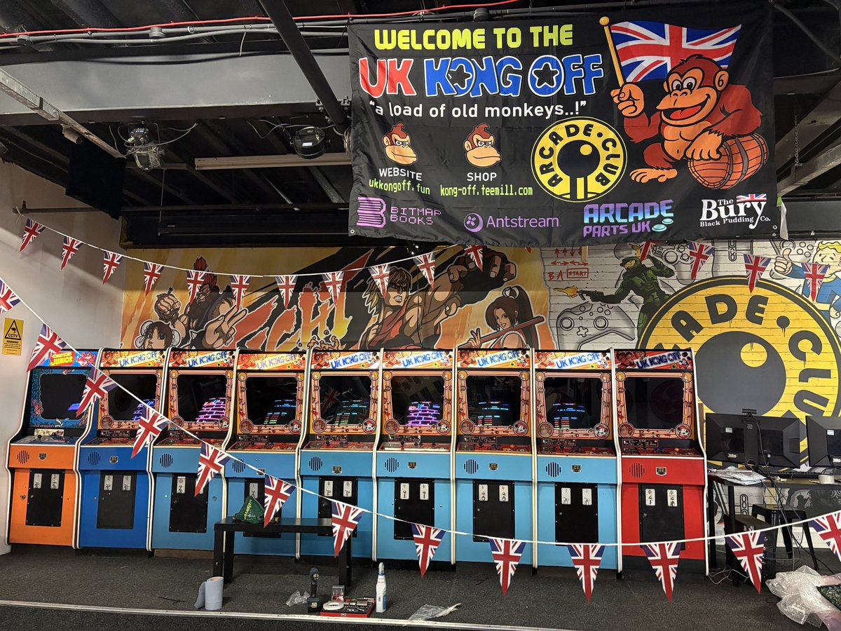 Retro_Russ_'s tweet image. The stage is finally set for the UK #KongOff
Thank you SO MUCH to everyone at @arcadeclubuk who helped us today! You were absolute Superstars! We are so grateful! 🙏 
#DonkeyKong #arcade