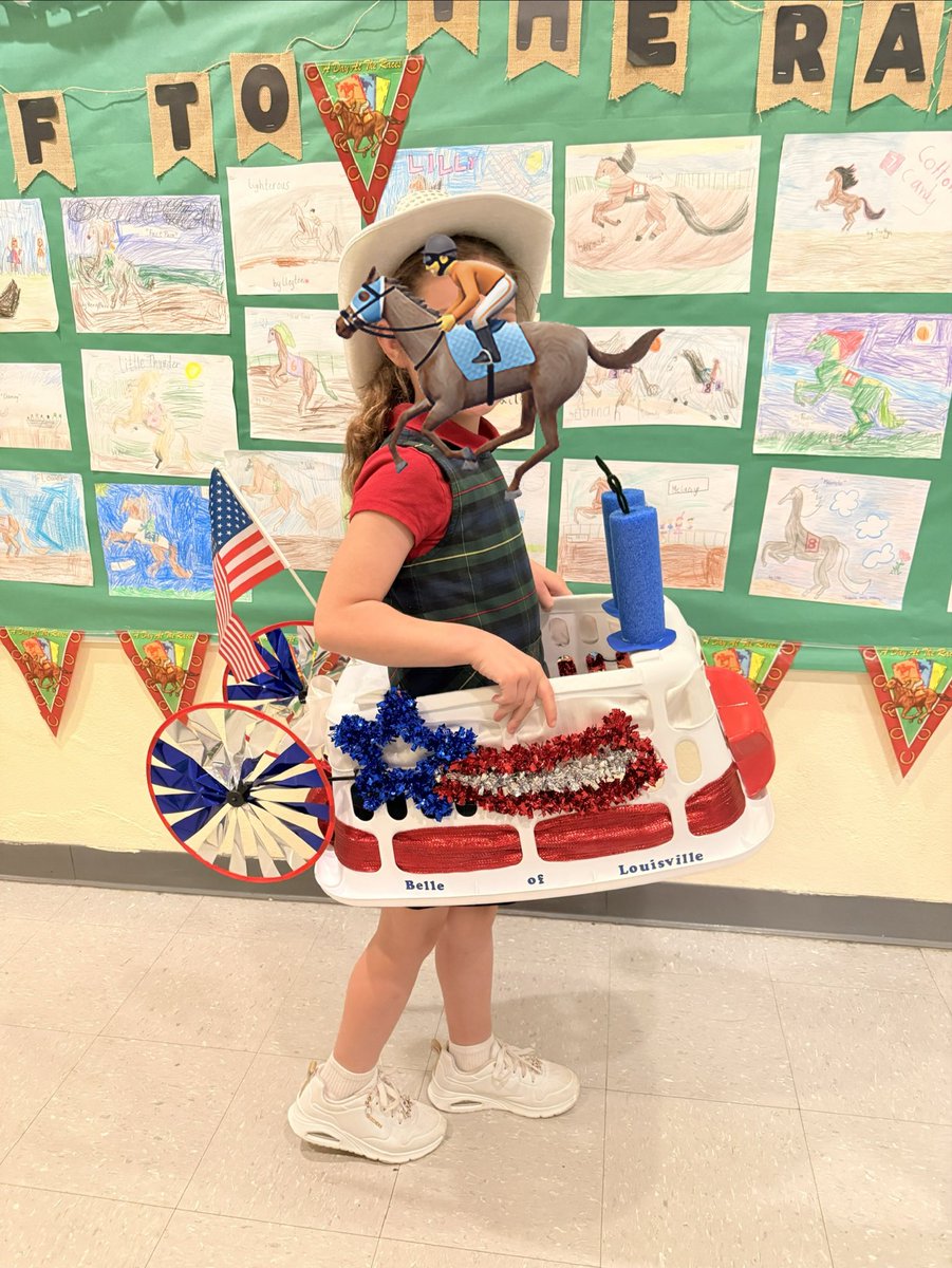 SusanWi73020040's tweet photo. #Steamboatrace #belleoflouisville
#footrace
#Firsties
It’s a test of the brain, not the wallet. Make a boat you can run in heats with in honor of the Belle of Louisville boat race. https://t.co/ybN8P8dkJi