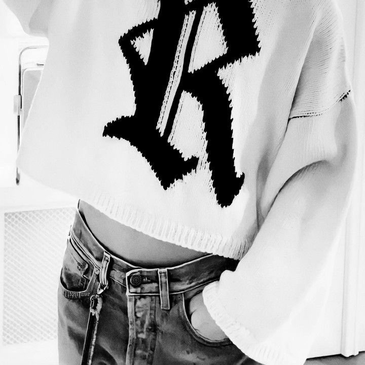 𝖻𝖾𝗅. tweet media