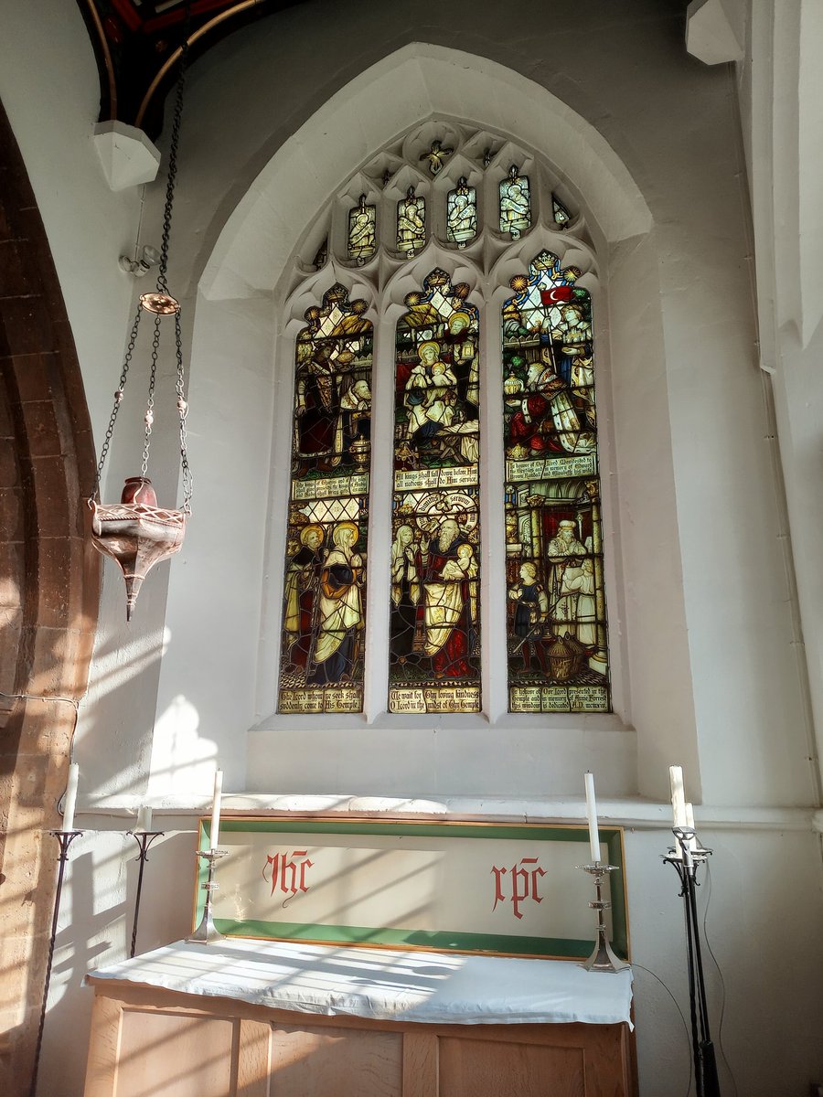 phil0073's tweet image. Aisle Altar at #StMarysHighamFerrers. #PhilOnaBike (2025) #WindowsOnWednesday #StainedGlassSunday #SundayAltars
