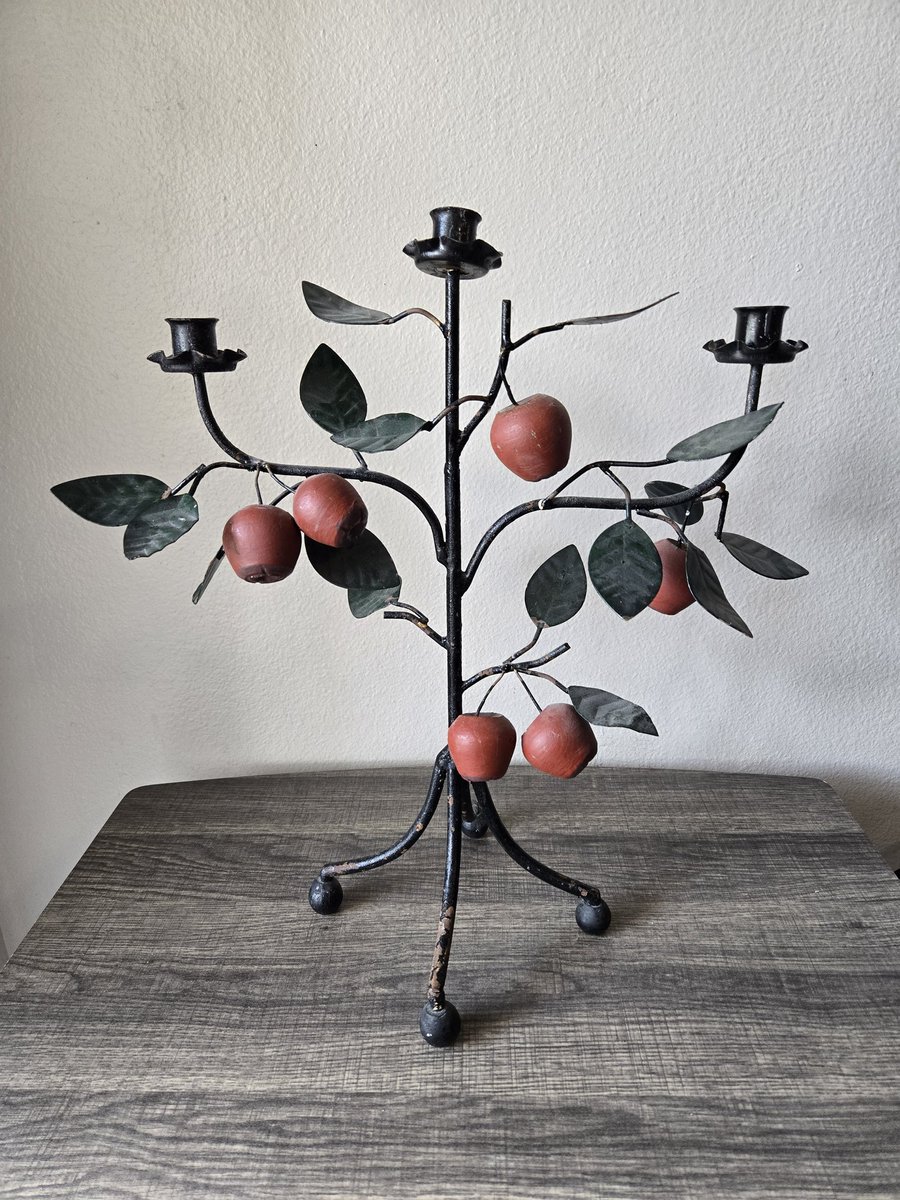 Zee's Pieces - Vintage & Handcrafted tweet media