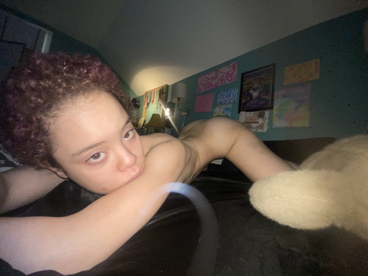 loriahlols tweet media