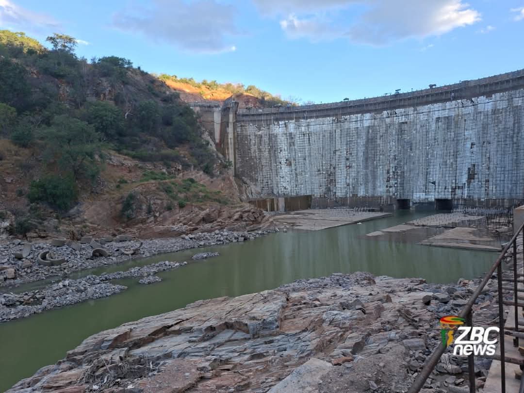 VulindlelaNdab2's tweet image. Vision in action

Under the leadership of @edmnangagwa, the Gwayi-Shangani Lake project is fast becoming a reality—now 75% complete and on track for commissioning by year-end. A game-changer for water security, agriculture, and regional dev
#Vision2030 #Infrastructure @zinwawater